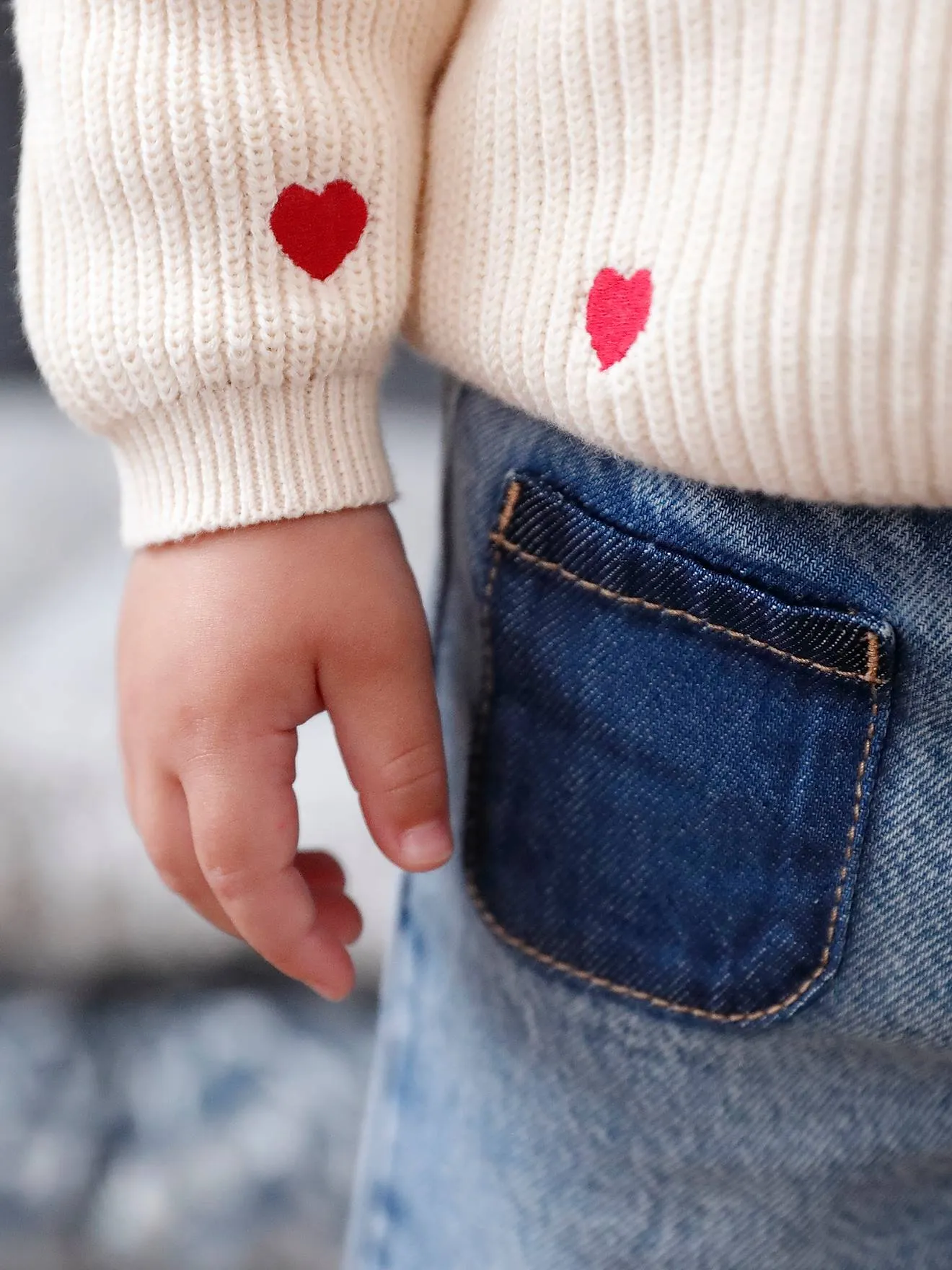 Gilet brodé col V bébé en côtes anglaises écru - Vertbaudet